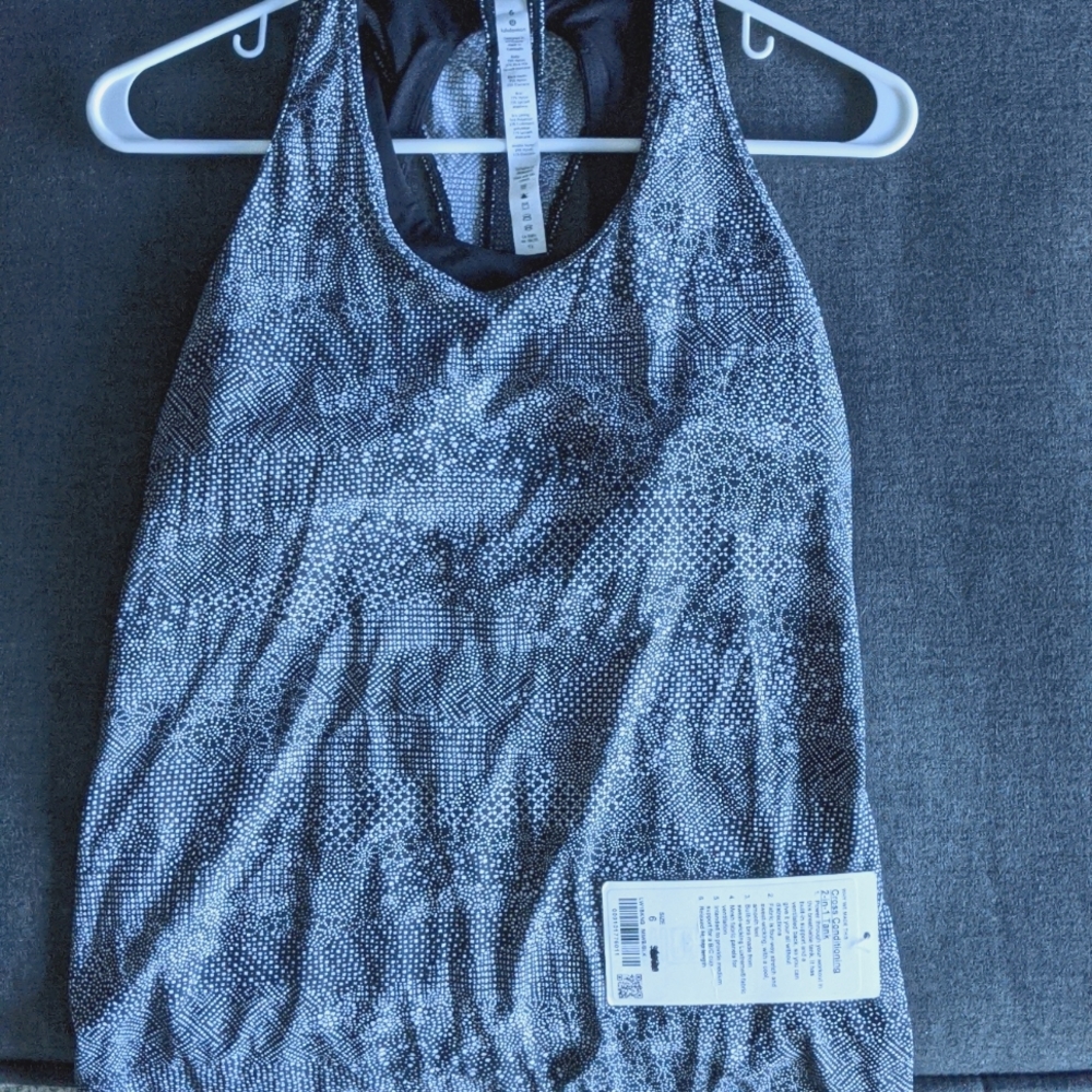 Lululemon Cross Conditioning 2-in-1 tank